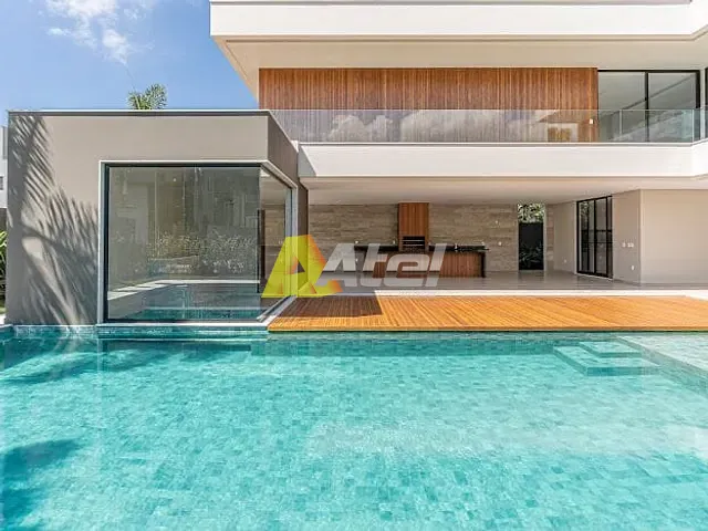 Casa com 900m² 5 quartos e 8 banheiros, à venda, no bairro Barra da Tijuca em Rio de Janeiro