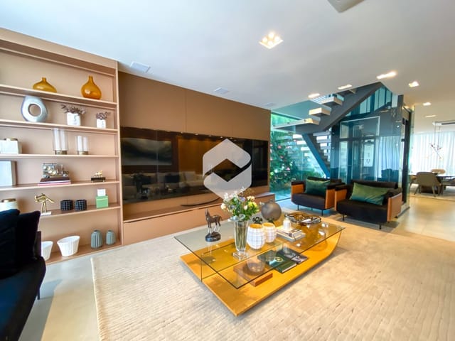 Casa com 600m² 5 quartos e 8 banheiros, à venda, no bairro Barra da Tijuca em Rio de Janeiro
