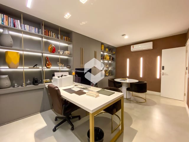 Casa com 600m² 5 quartos e 8 banheiros, à venda, no bairro Barra da Tijuca em Rio de Janeiro