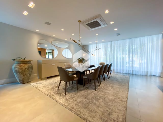 Casa com 600m² 5 quartos e 8 banheiros, à venda, no bairro Barra da Tijuca em Rio de Janeiro