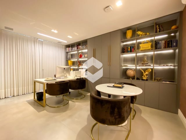 Casa com 600m² 5 quartos e 8 banheiros, à venda, no bairro Barra da Tijuca em Rio de Janeiro