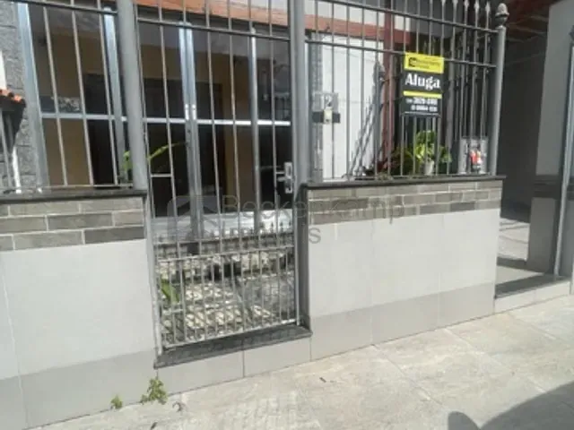 Casa 3 quartos e 1 banheiro, para alugar, no bairro Sessenta em Volta Redonda