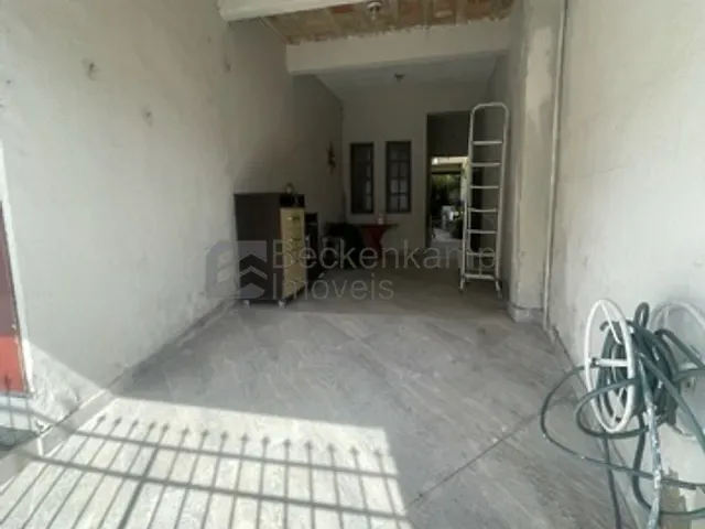 Casa 3 quartos e 1 banheiro, para alugar, no bairro Sessenta em Volta Redonda