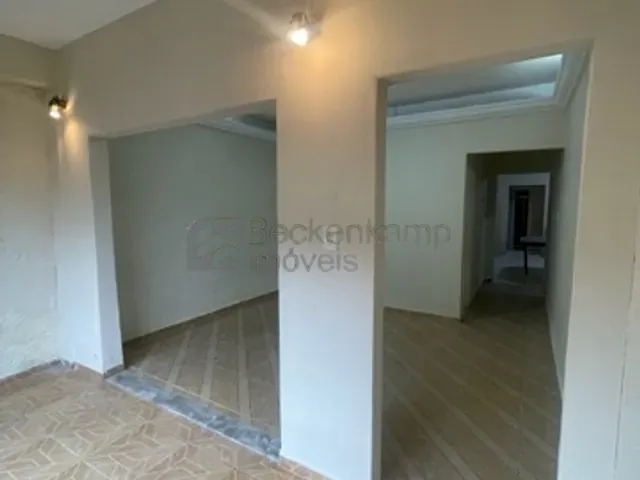 Casa 3 quartos e 1 banheiro, para alugar, no bairro Sessenta em Volta Redonda