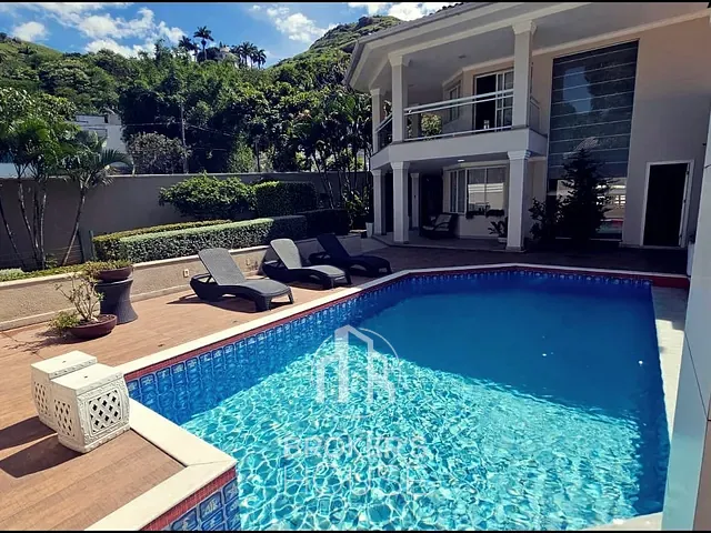 Casa 4 quartos e 7 banheiros, à venda, no bairro Fradinhos em Vitória