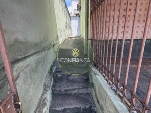 Casa 3 quartos e 1 banheiro, para alugar, no bairro Nova Vista em Belo Horizonte