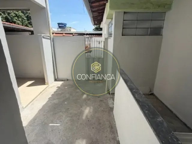 Casa 3 quartos e 1 banheiro, para alugar, no bairro Nova Vista em Belo Horizonte