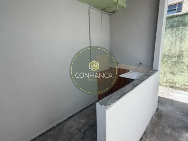 Casa 3 quartos e 1 banheiro, para alugar, no bairro Nova Vista em Belo Horizonte