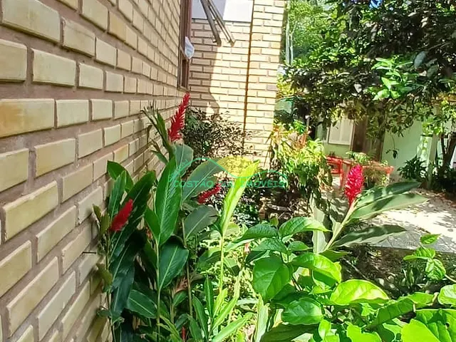 Casa com 396m² 2 quartos e 2 banheiros, à venda, no bairro Morro das Pedras em Florianópolis