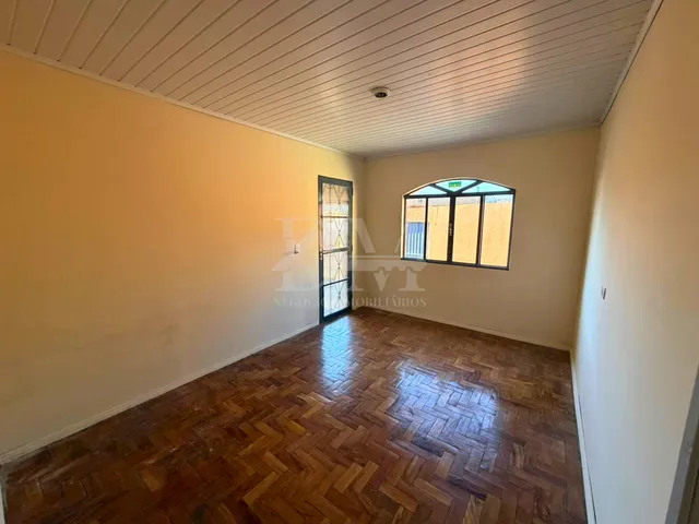 Casa com 420m² 3 quartos e 2 banheiros, à venda, no bairro Santa Cecília em Jaguariaíva