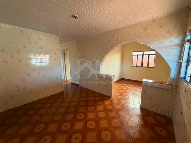 Casa com 420m² 3 quartos e 2 banheiros, à venda, no bairro Santa Cecília em Jaguariaíva
