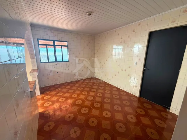 Casa com 420m² 3 quartos e 2 banheiros, à venda, no bairro Santa Cecília em Jaguariaíva