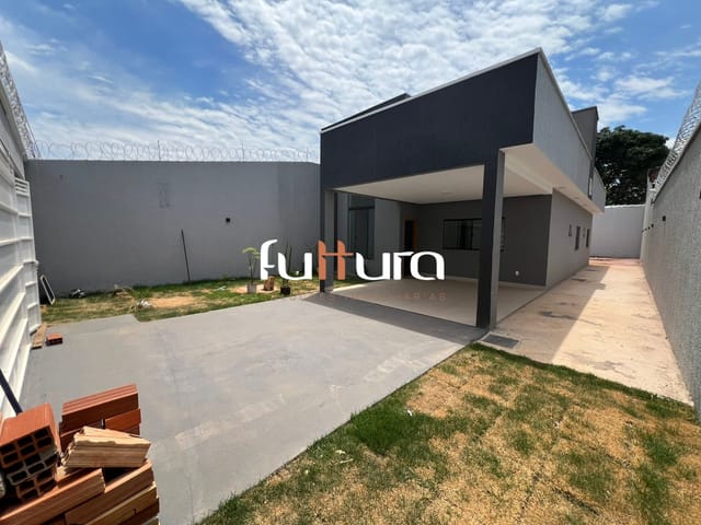 Casa com 300m² 3 quartos e 2 banheiros, à venda, no bairro Jardim Buriti Sereno em Aparecida de Goiânia