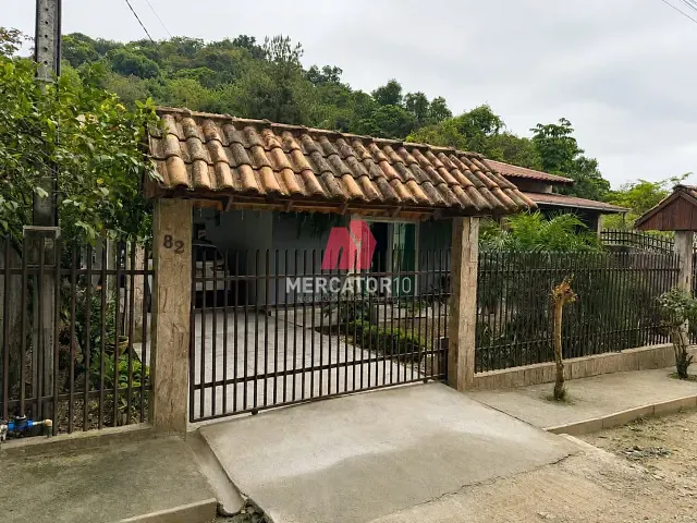 Casa 3 quartos e 4 banheiros, à venda, no bairro Testo Salto em Blumenau