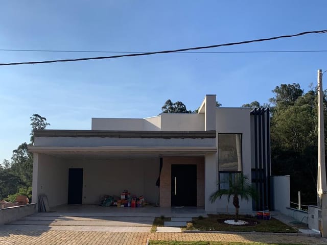 Casa com 300m² 3 quartos e 3 banheiros, à venda, no bairro Vila Pasti em Louveira