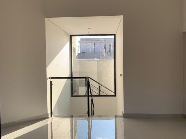 Casa com 300m² 3 quartos e 3 banheiros, à venda, no bairro Vila Pasti em Louveira
