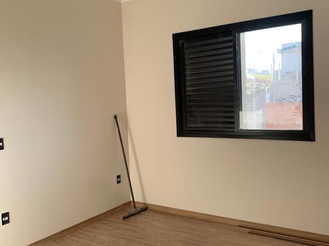 Casa com 300m² 3 quartos e 3 banheiros, à venda, no bairro Vila Pasti em Louveira