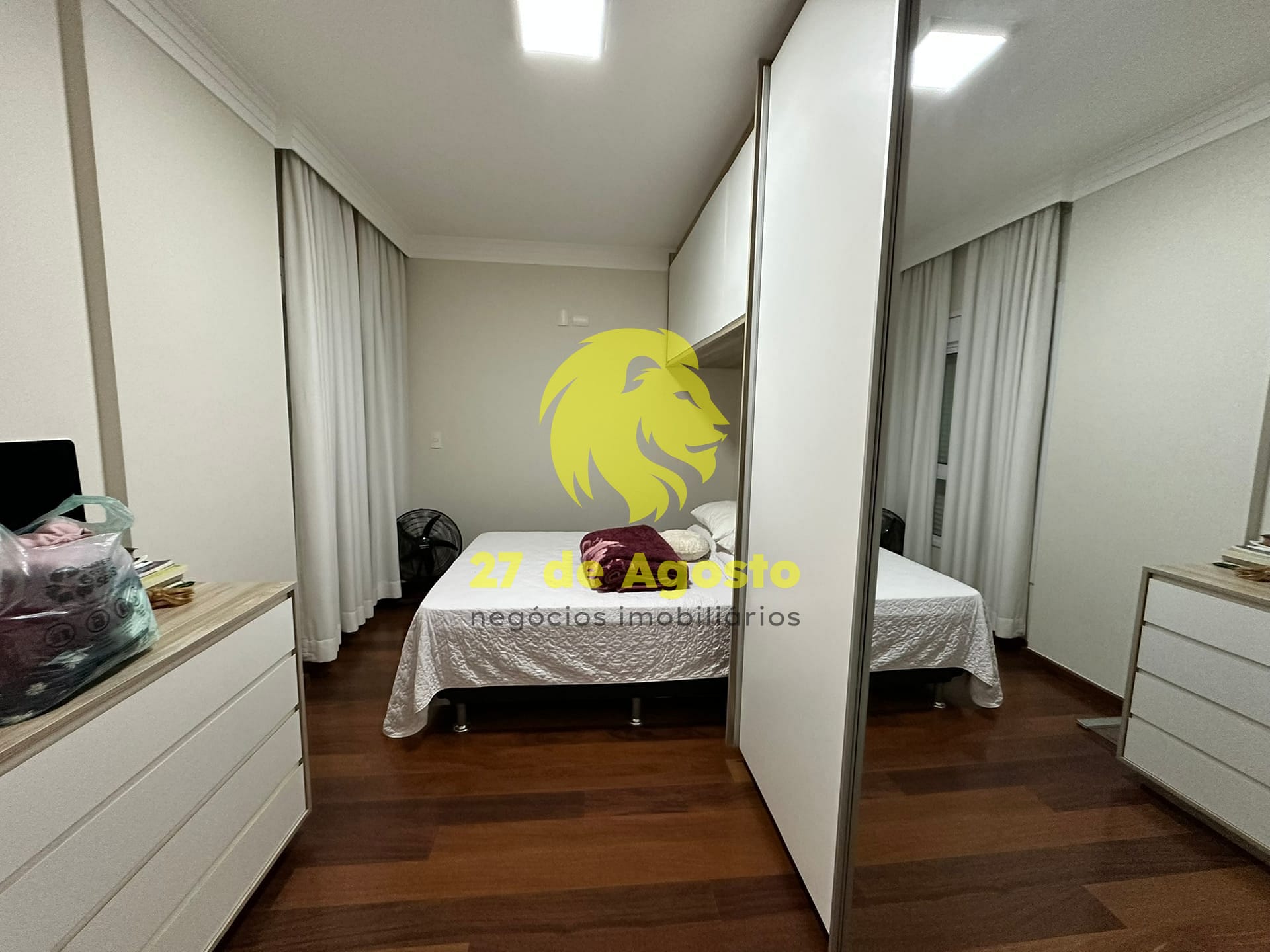 Casa para alugar com 3 quartos, 200m² - Foto 11