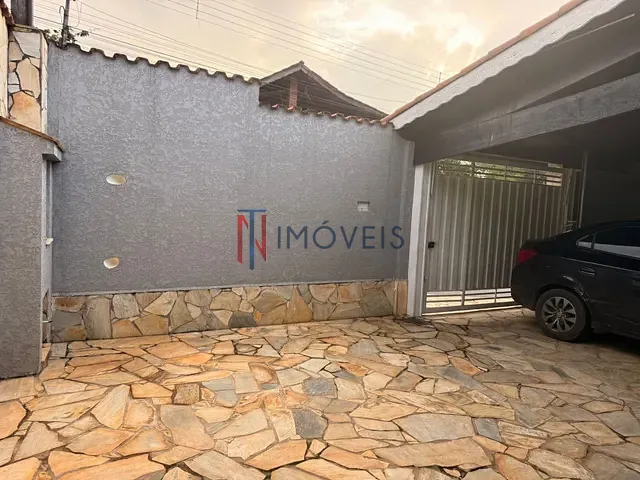 Casa com 250m² 2 quartos e 1 banheiro, à venda, no bairro Jardim Imperial em Atibaia