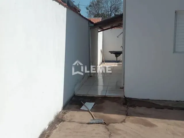 Casa com 250m² 1 quarto e 1 banheiro, à venda, no bairro Jardim Lago dos Ipês em Mococa