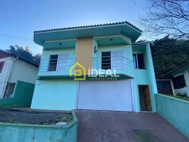 Casa 3 quartos e 2 banheiros, para alugar, no bairro Imperial em Concórdia