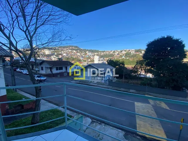 Casa 3 quartos e 2 banheiros, para alugar, no bairro Imperial em Concórdia