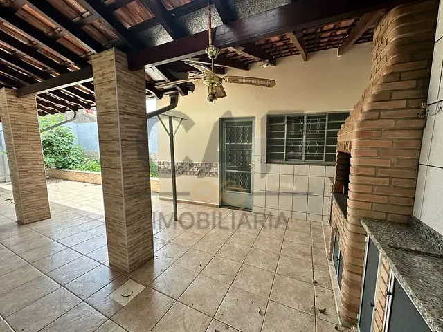 Casa com 276m² 3 quartos e 3 banheiros, à venda, no bairro Mauá II em Jaguariúna