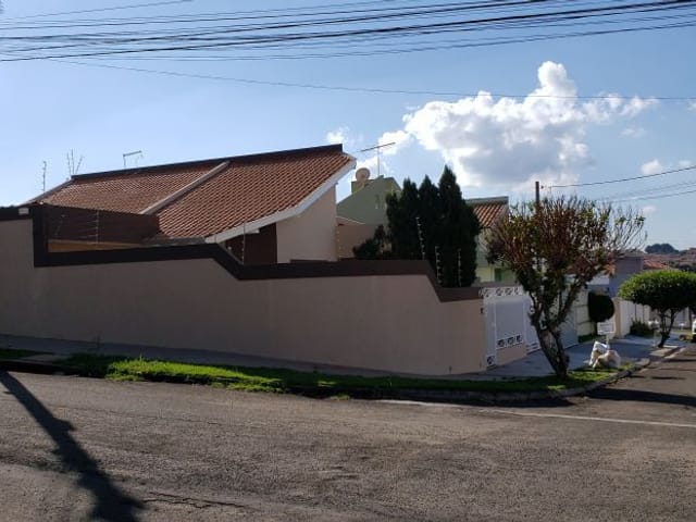 Casa com 230m² 3 quartos e 2 banheiros, à venda, no bairro Jardim Morumbi em Cambé