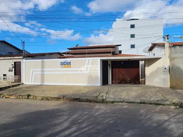 Casa 3 quartos e 1 banheiro, à venda, no bairro Felícia em Vitória da Conquista