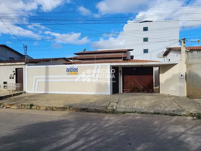 Casa 3 quartos e 1 banheiro, à venda, no bairro Felícia em Vitória da Conquista