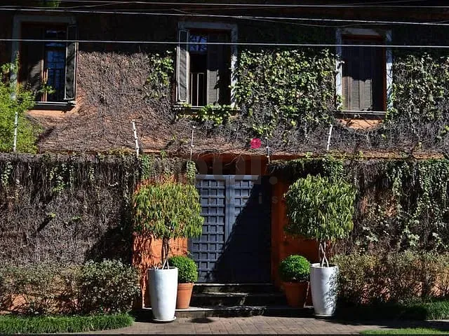 Casa com 624m² 3 quartos e 3 banheiros, à venda ou para alugar, no bairro Cidade Jardim em São Paulo
