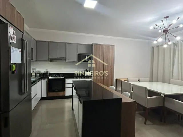 Casa com 250m² 3 quartos e 1 banheiro, à venda, no bairro Jardim Alvorada em Cambé