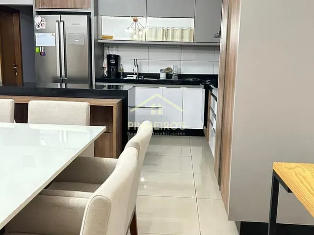 Casa com 250m² 3 quartos e 1 banheiro, à venda, no bairro Jardim Alvorada em Cambé