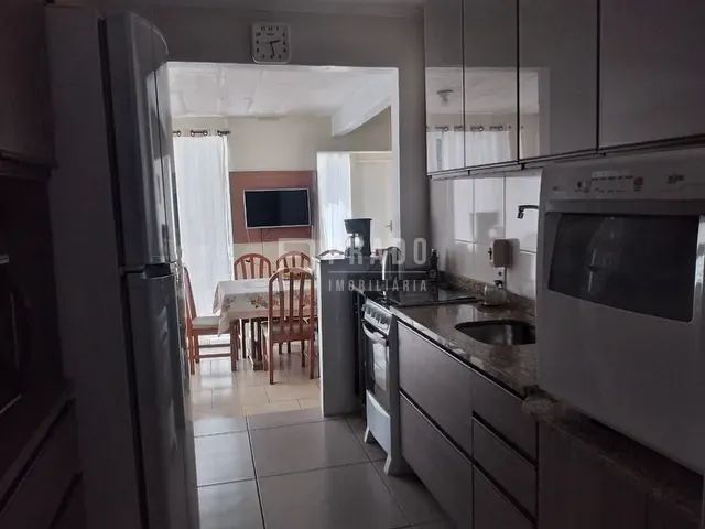 Casa com 350m² 3 quartos e 2 banheiros, à venda, no bairro Centro em Pelotas