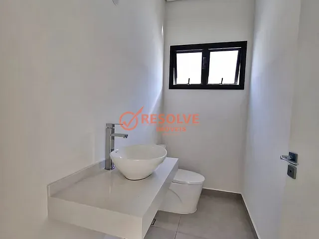 Casa com 647m² 3 quartos e 5 banheiros, à venda, no bairro Bellard em Guararema