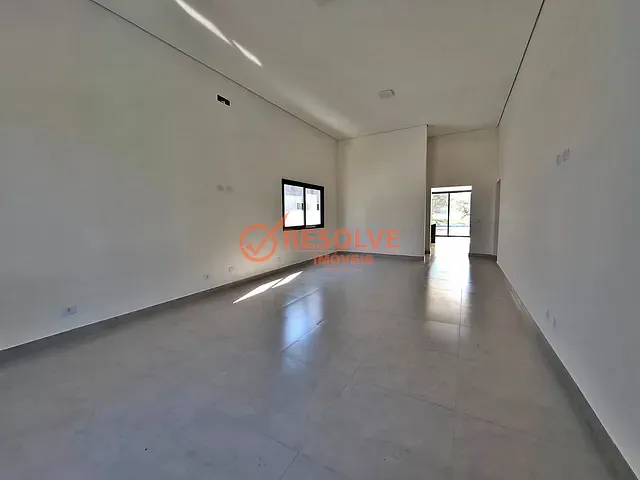Casa com 647m² 3 quartos e 5 banheiros, à venda, no bairro Bellard em Guararema