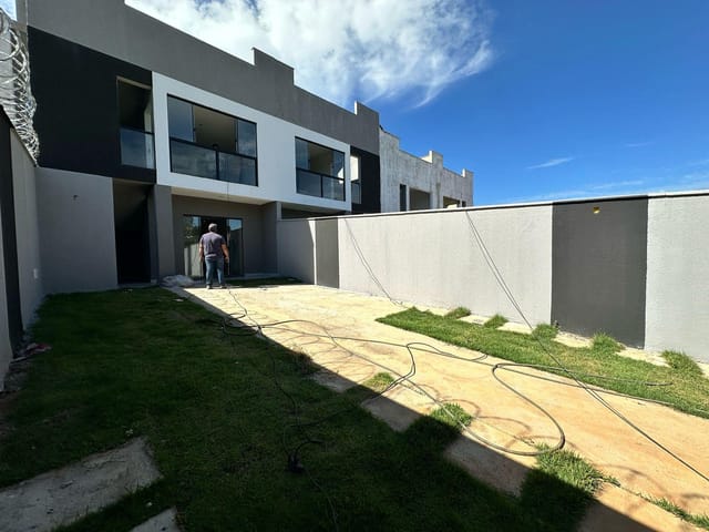 Casa 3 quartos e 2 banheiros, à venda, no bairro Parque Xangri-Lá em Contagem