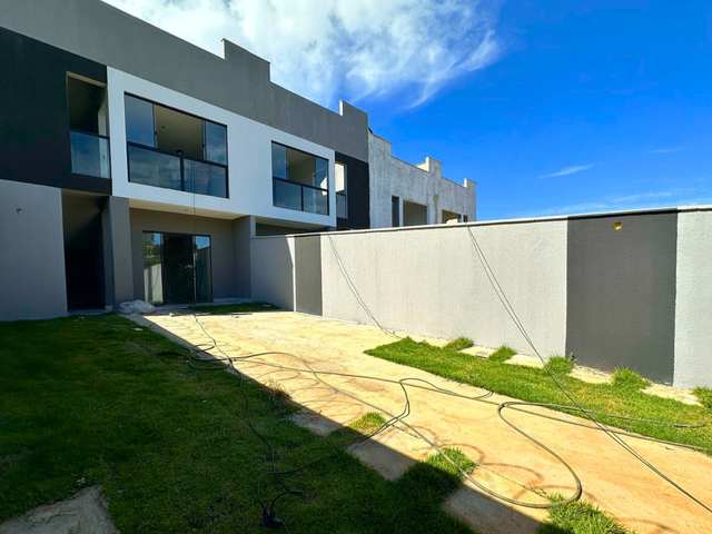 Casa 3 quartos e 2 banheiros, à venda, no bairro Parque Xangri-Lá em Contagem