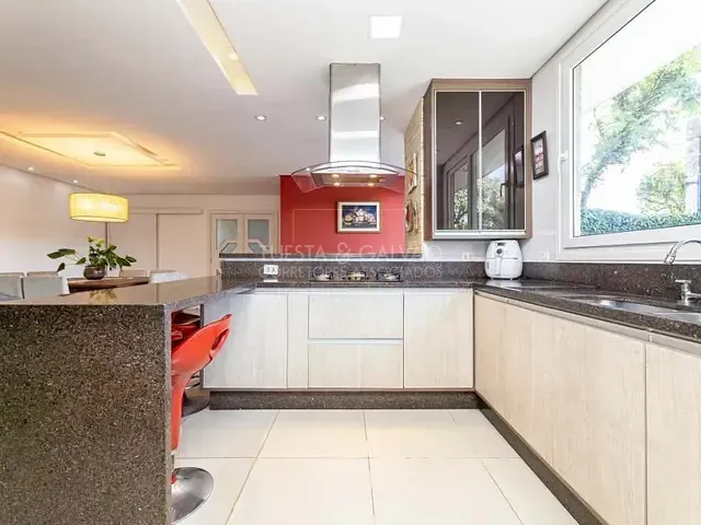 Casa com 197m² 3 quartos e 3 banheiros, à venda, no bairro Tingui em Curitiba