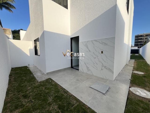 Casa com 150m² 4 quartos e 2 banheiros, à venda, no bairro Extensão do Bosque em Rio das Ostras