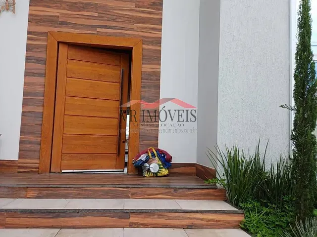Casa com 400m² 4 quartos e 5 banheiros, à venda, no bairro Jardim Amália em Volta Redonda