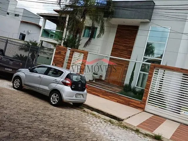 Casa com 400m² 4 quartos e 5 banheiros, à venda, no bairro Jardim Amália em Volta Redonda