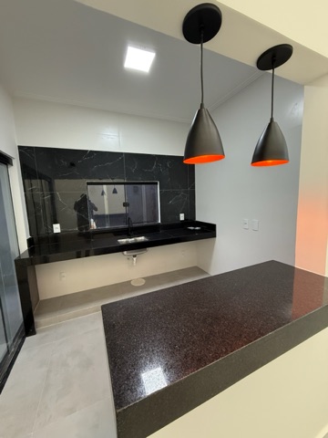 Casa com 243m² 3 quartos e 3 banheiros, à venda, no bairro Parque Flamboyant  em Campos dos Goytacazes