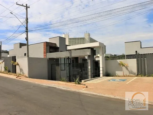 Casa com 70m² 2 quartos e 1 banheiro, à venda, no bairro Jardim Santo Antônio em Atibaia