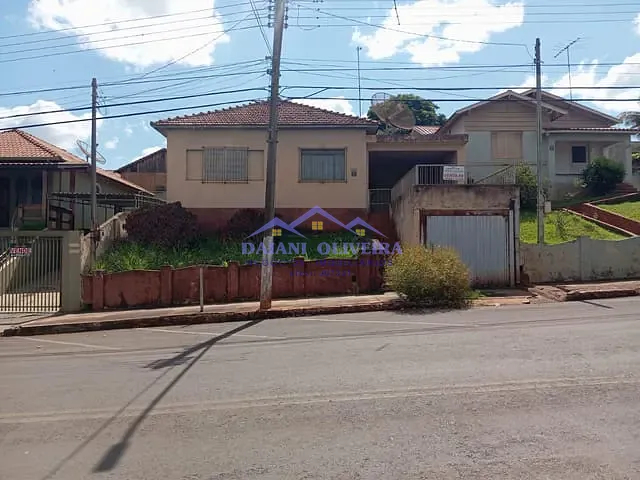 Casa com 256m² 3 quartos e 3 banheiros, à venda, no bairro CENTRO em Cambará