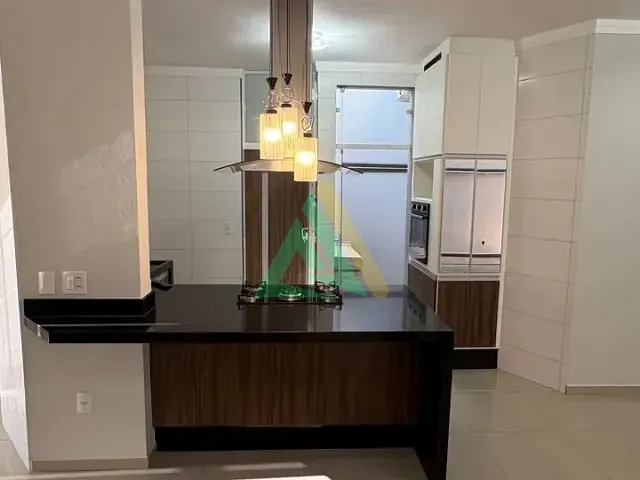 Casa 3 quartos e 2 banheiros, para alugar, no bairro Jardim Santa Mônica I em Mogi Guaçu