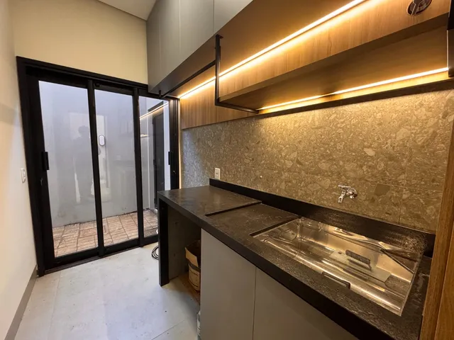 Casa com 285m² 3 quartos e 4 banheiros, à venda, no bairro Porto Unique em Dourados