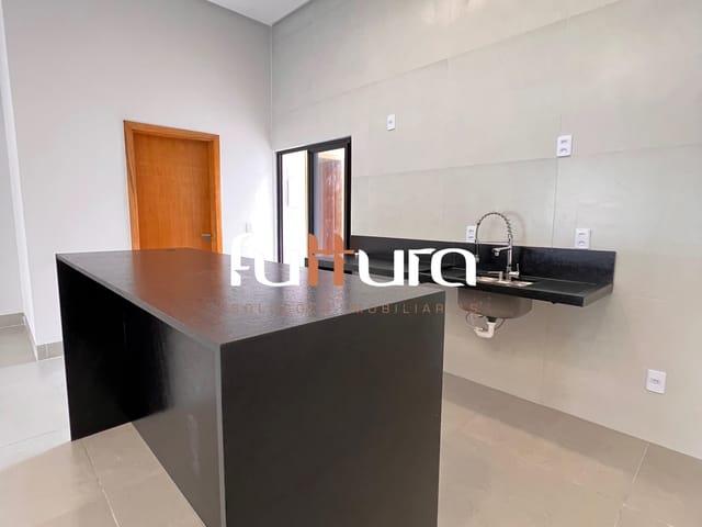 Casa com 225m² 3 quartos e 2 banheiros, à venda, no bairro Jardim Atlântico em Goiânia