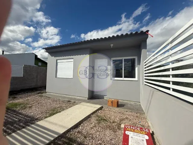 Casa 2 quartos e 1 banheiro, à venda, no bairro Fragata em Pelotas