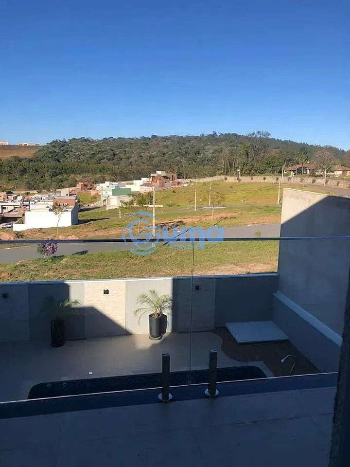 Casa, 3 quartos, 222 m² - Foto 1